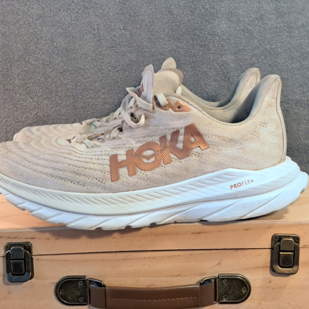 Hoka Men's Mach 5 Running Shoes, Size 9